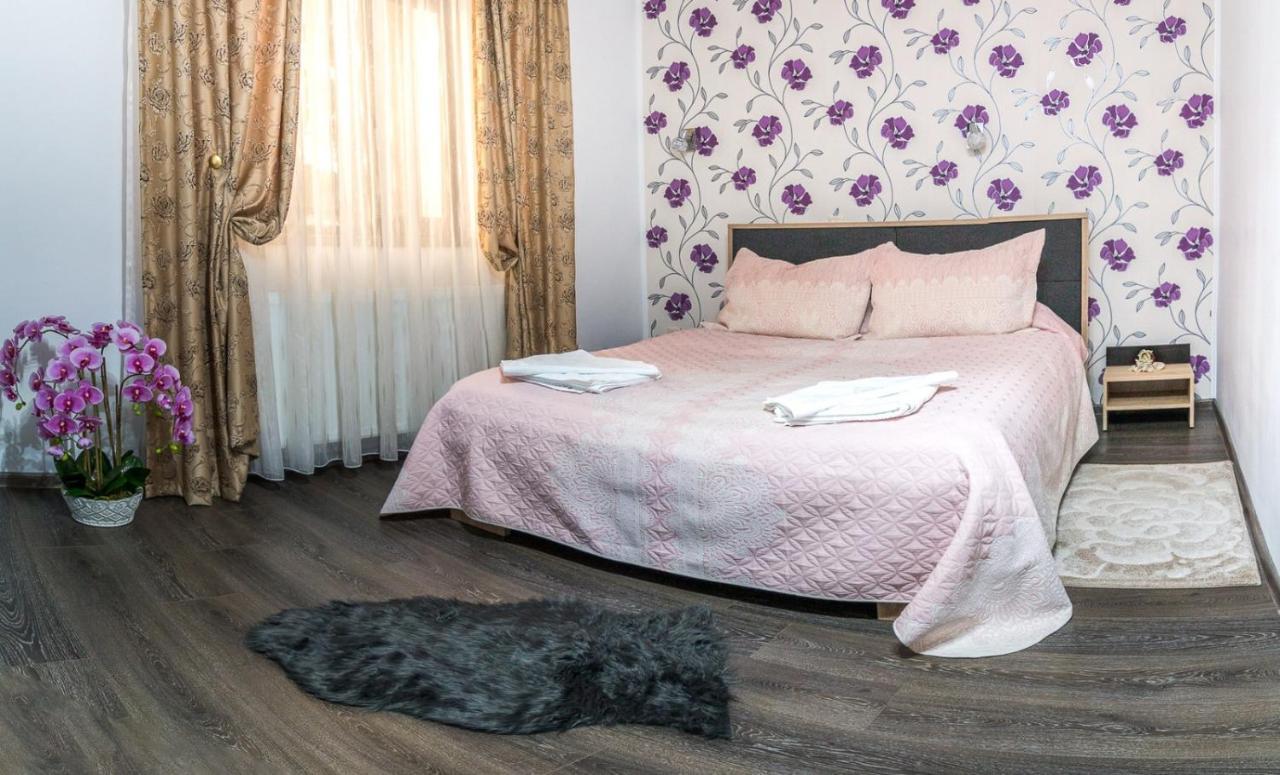 Casa Lazar Hotel Busteni Bagian luar foto